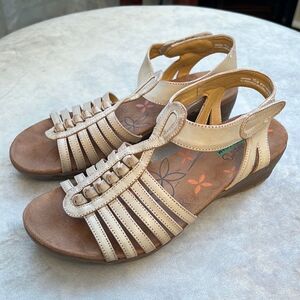 Baretraps Sz 10 *BOHO* Velcro Ankle Wedge Sandals
